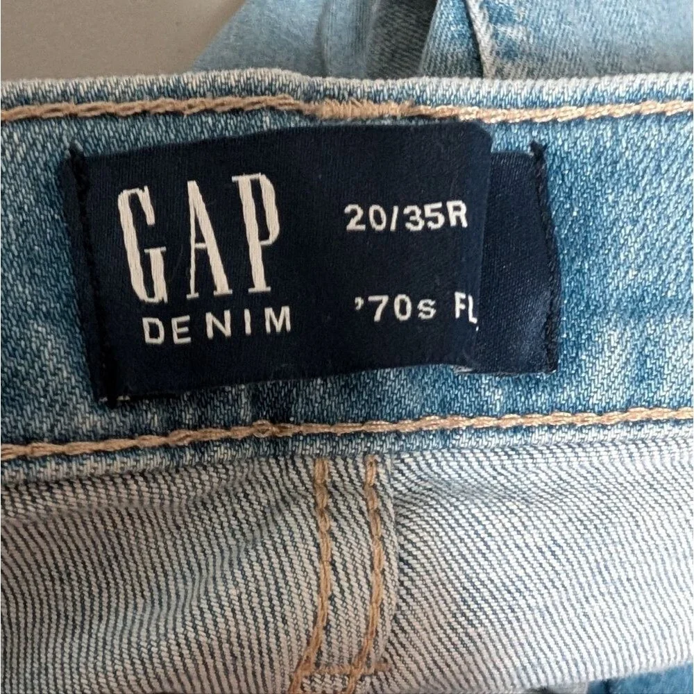 NWT Gap High rise 70's flare medium wash stretch throwback patch pocket size 20